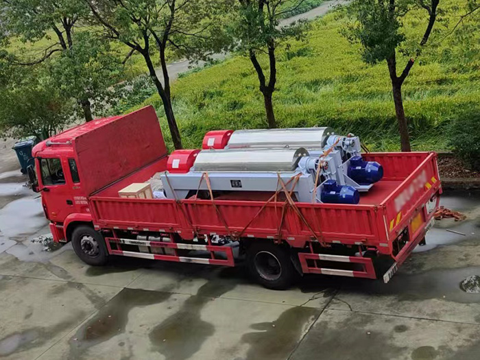 臥螺離心機